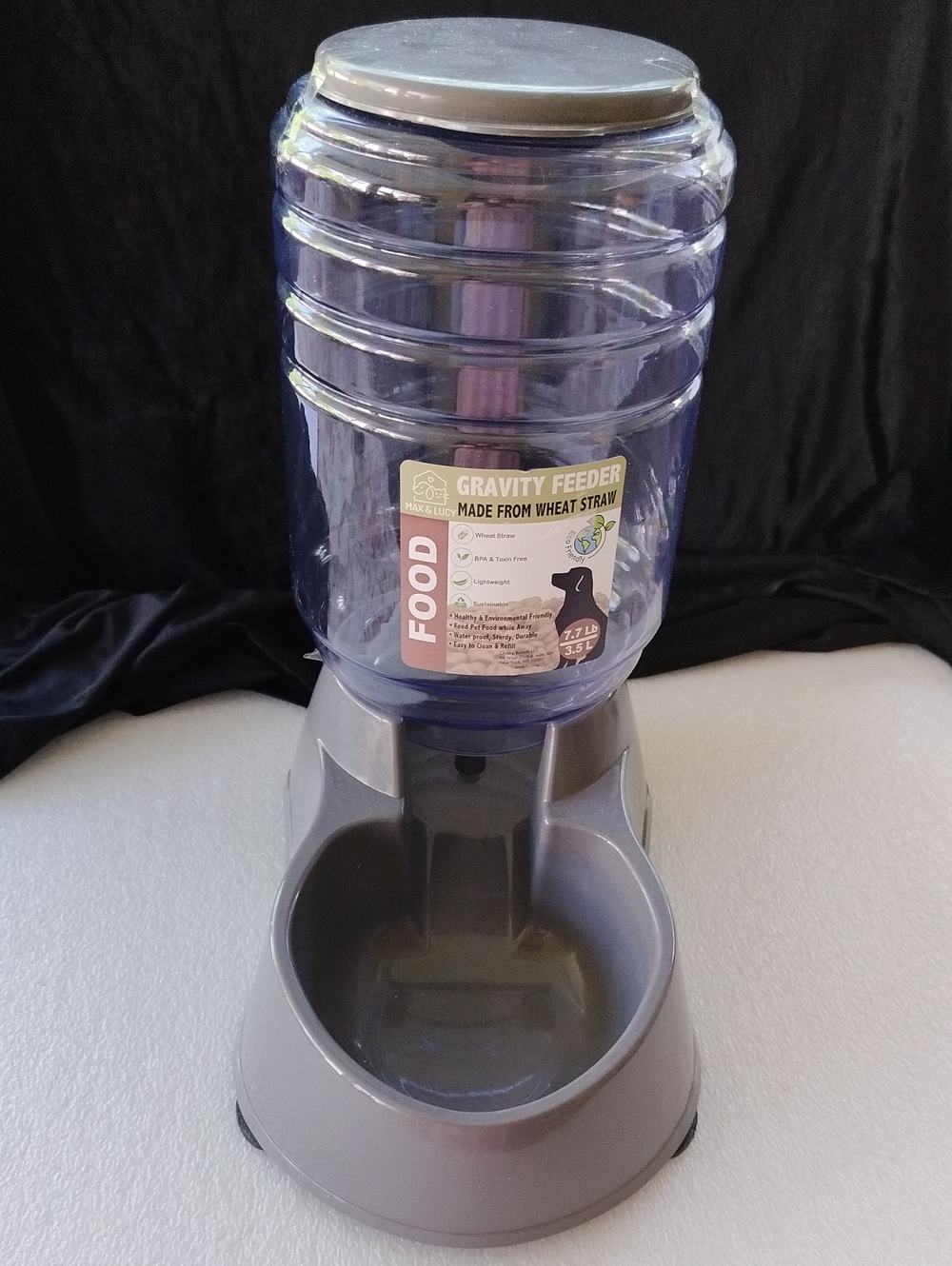 3.5-liter gravity pet food feeder